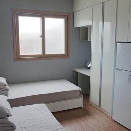 Sh Guesthouse Чхунчхон Экстерьер фото