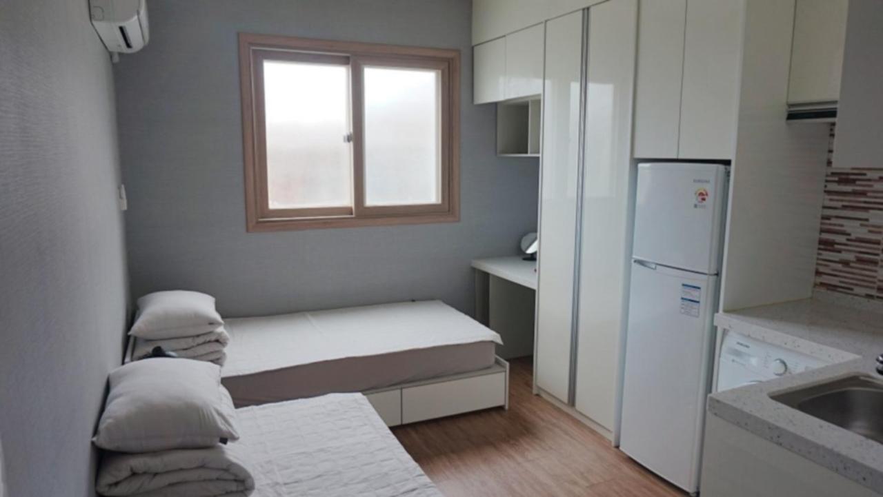 Sh Guesthouse Чхунчхон Экстерьер фото